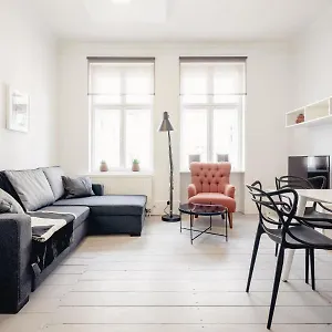 Wozna 14a, 2 Rooms, Self Check In 24h Apartment